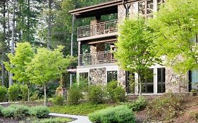 Kanuga Inn & Lodging